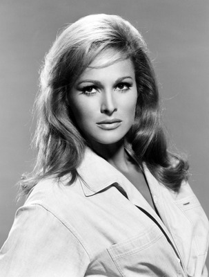 Ursula Andress Poster 2600252