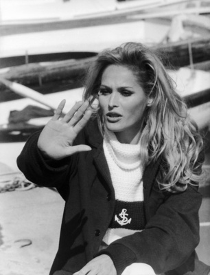 Ursula Andress Poster 2600257