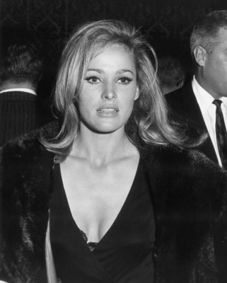 Ursula Andress Poster 2682034