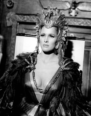 Ursula Andress Poster 2682046