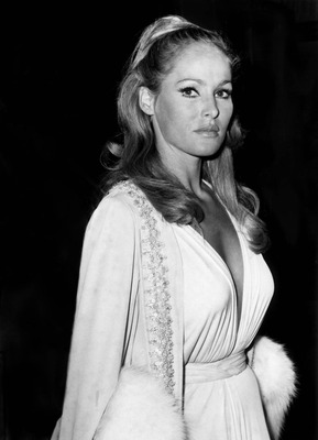 Ursula Andress Poster 2682049