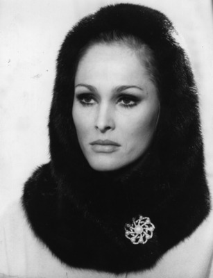 Ursula Andress Poster 2682094