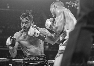 Vasiliy Lomachenko Poster 3582982