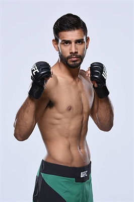 Yair Rodriguez Poster 3525456