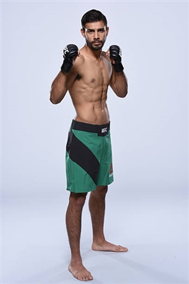 Yair Rodriguez Poster 3525468