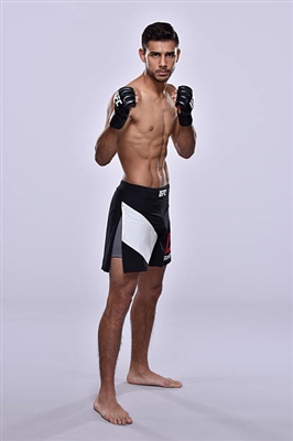 Yair Rodriguez Poster 3525478