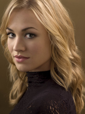 Yvonne Strahovski Poster 2368337