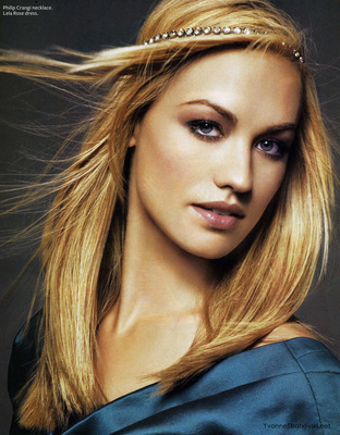 Yvonne Strahovski Poster 2368347