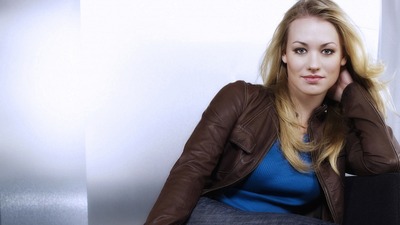 Yvonne Strahovski Poster 2368353