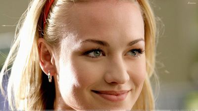 Yvonne Strahovski Poster 2368354
