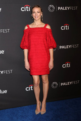 Yvonne Strahovski Poster 3200538