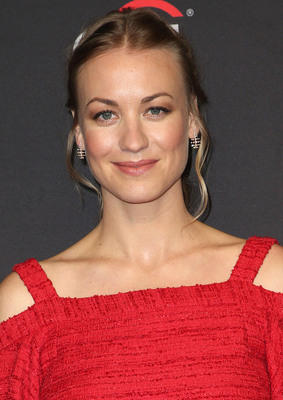 Yvonne Strahovski Poster 3200570