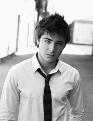 Zac Efron Poster 2217844