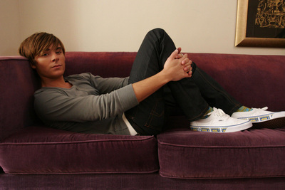 Zac Efron Poster 2217845