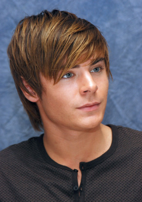 Zac Efron Poster 2236815