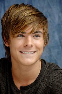 Zac Efron Poster 2236908