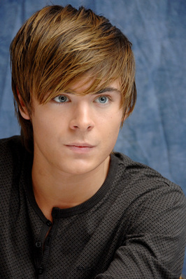Zac Efron Poster 2236910