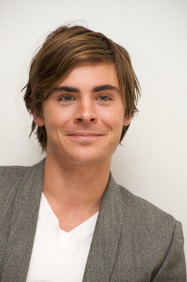 Zac Efron Poster 2236923