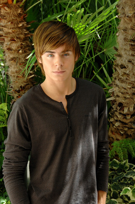 Zac Efron Poster 2236928
