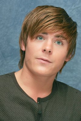 Zac Efron Poster 2239585