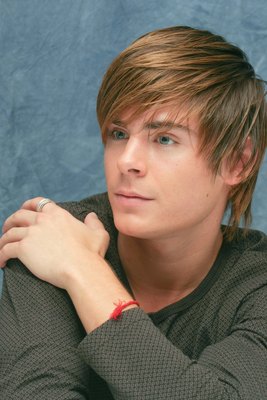 Zac Efron Poster 2239594