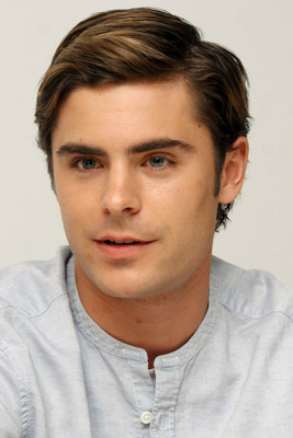 Zac Efron Poster 2243063