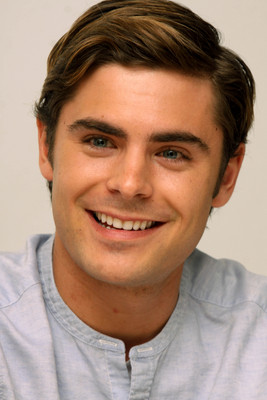 Zac Efron Poster 2243075
