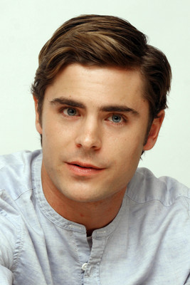 Zac Efron Poster 2243078