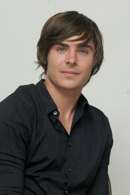 Zac Efron Poster 2258242