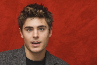 Zac Efron Poster 2258249