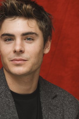 Zac Efron Poster 2258294
