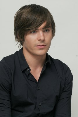 Zac Efron Poster 2258299