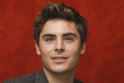 Zac Efron Poster 2258310