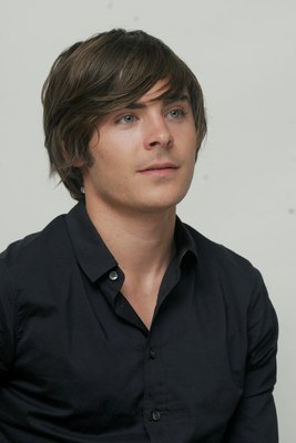 Zac Efron Poster 2258313