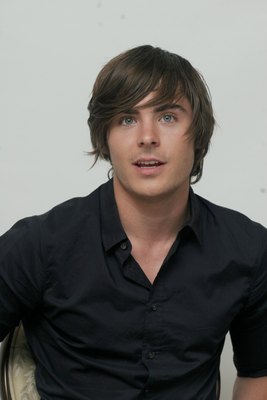 Zac Efron Poster 2258314