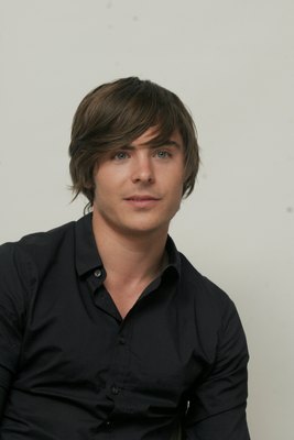 Zac Efron Poster 2258328