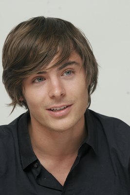 Zac Efron Poster 2258333