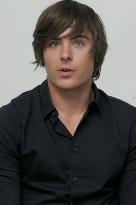 Zac Efron Poster 2258352