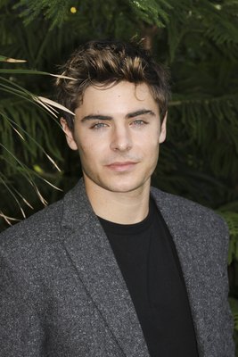 Zac Efron Poster 2258368