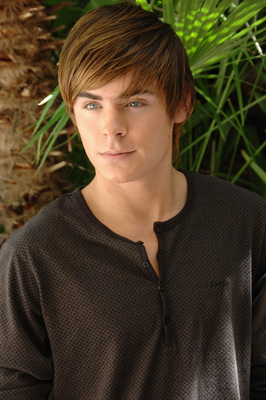 Zac Efron Poster 2268208