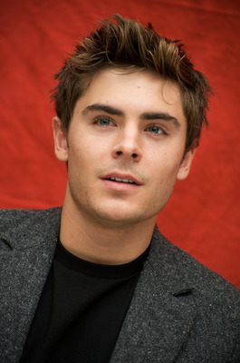 Zac Efron Poster 2409904
