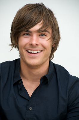 Zac Efron Poster 2409906