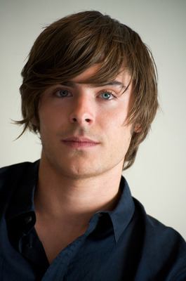 Zac Efron Poster 2409910