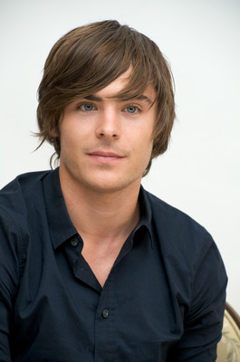 Zac Efron Poster 2409912