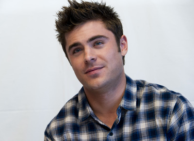 Zac Efron Poster 2459236