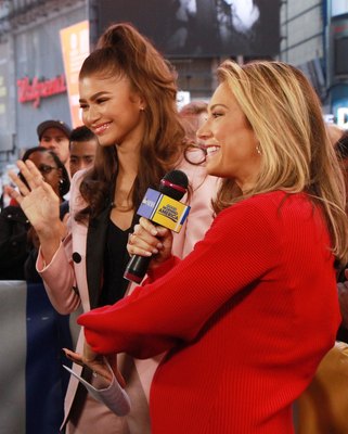 Zendaya Poster 2781086