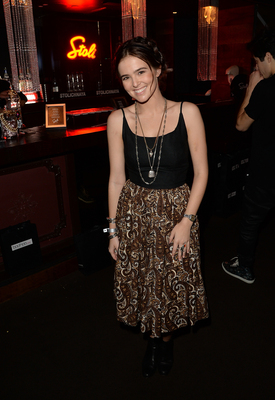 Zoey Deutch Poster 2697625