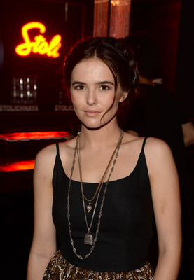 Zoey Deutch Poster 2697635