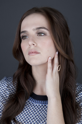 Zoey Deutch Poster 2697712