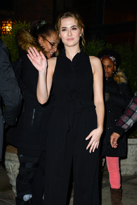 Zoey Deutch Poster 2697785